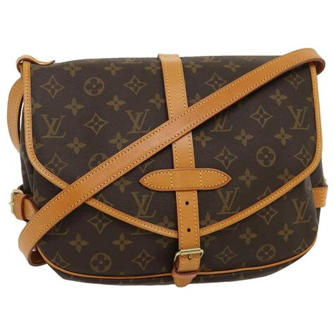 LOUIS VUITTON Monogram Saumur 30 Shoulder Bag M42256 